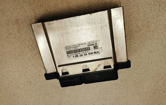 Skoda Octavia Mk3 (5E) Engine control unit/module 04E907309A 0261S07726