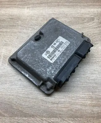 Volkswagen Golf IV Engine control unit/module ECU 038906012J 0281001613