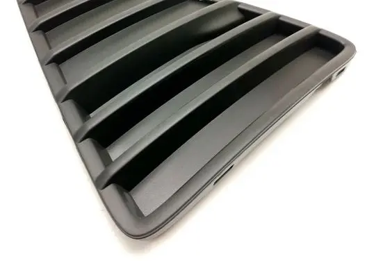 Ford Focus Front bumper lower grill 1718737