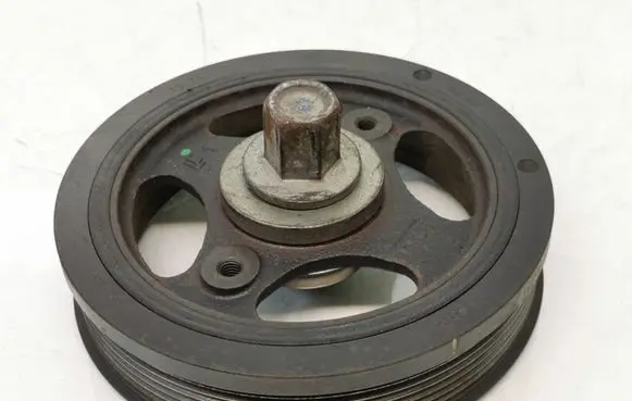 Toyota Avensis T250 Crankshaft pulley 134080R011 1307A