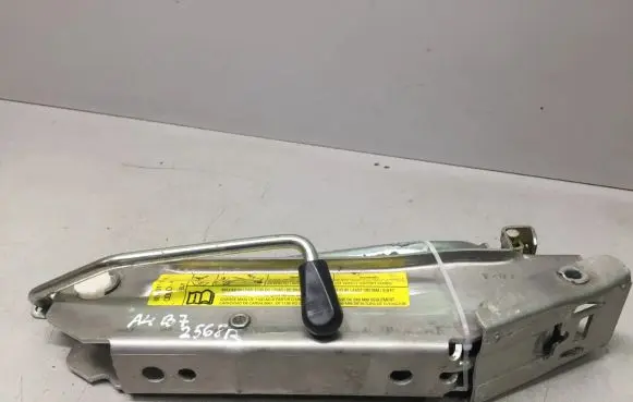 Audi A4 S4 B7 8E 8H Lift Jack 8E0011031M