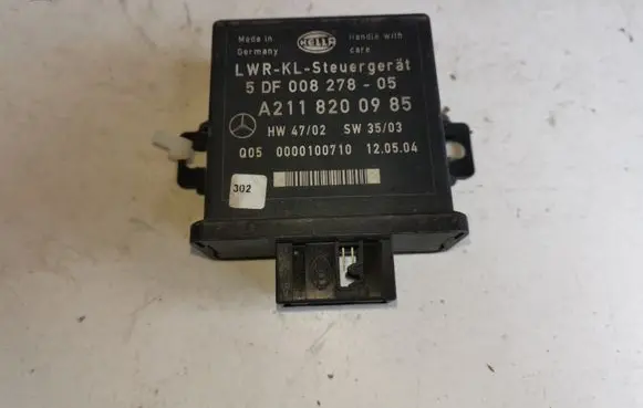 Mercedes-Benz E W211 Light module LCM A2118200985