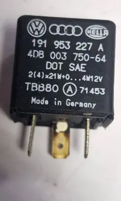 Volkswagen Polo III 6N 6N2 6NF Other relay 191953227A 5DB00375064