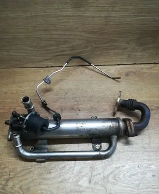 Volkswagen PASSAT B6 EGR valve cooler 03G131512AE