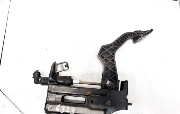 Volkswagen Bora Clutch pedal r1j1721373c