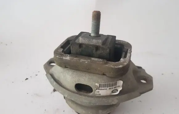 Land Rover Range Rover Sport L320 Engine mount bracket