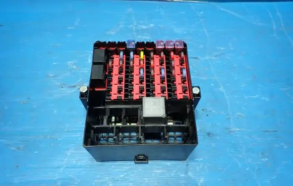 Ford Fiesta Fuse box set BA6T-14A005-DFB