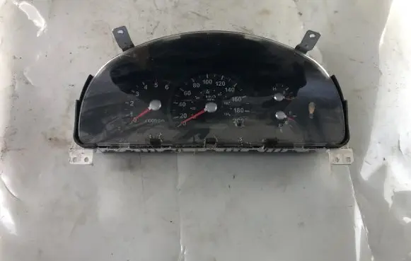 KIA Sorento Speedometer (instrument cluster) 940033E087 20050615 11000807320K
