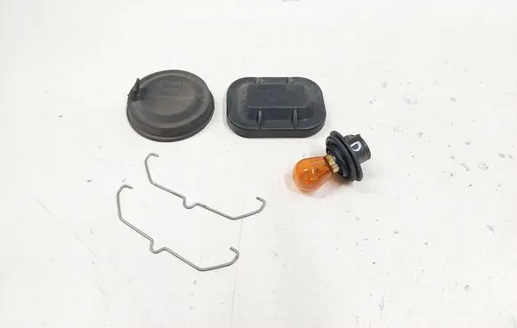 Toyota Corolla E120 E130 Headlight/headlamp dust cover 89026143 60953750 89001960