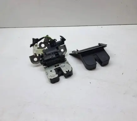 Audi A4 S4 B8 8K Tailgate/trunk/boot lock/catch/latch 8K9827505A 8k9827520