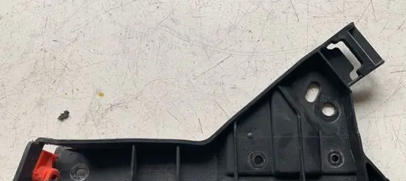 Opel Insignia A Front bumper mounting bracket 13238443