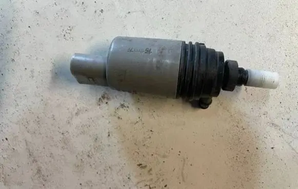 BMW 3 E92 E93 Windscreen/windshield washer pump 6934159 13557610