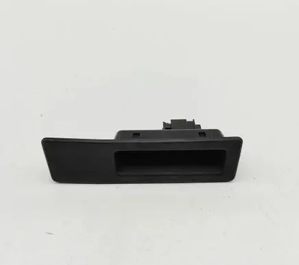 BMW 4 F32 F33 Tailgate/boot open switch button 7368752