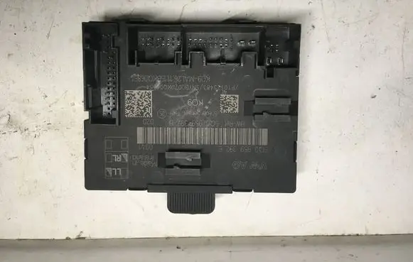 Volkswagen Touran III Door control unit/module 5Q0959392E 5Q0959392B