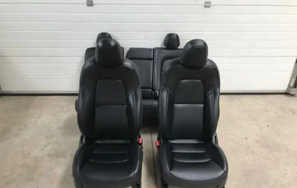 Seat set