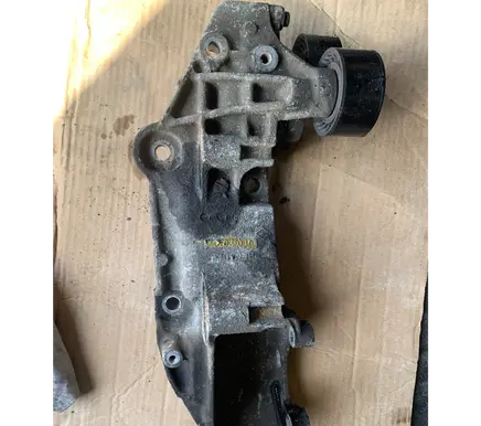 Renault Trafic II (X83) Generator/alternator bracket 