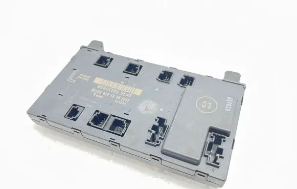 Mercedes-Benz CLK A209 C209 Door control unit/module 2098201926