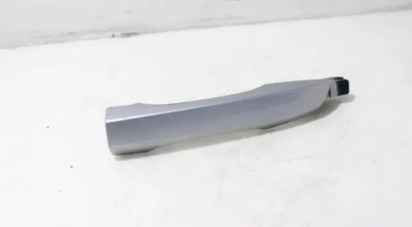 Rear door exterior handle/bracket
