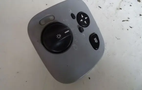 Mercedes-Benz C W203 Light switch A2035450904