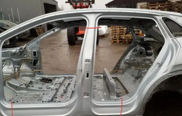Volkswagen ID.4 Pillar (middle) 