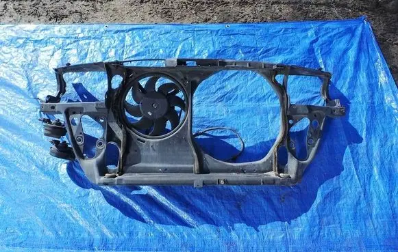 Volkswagen PASSAT B5 Radiator support slam panel