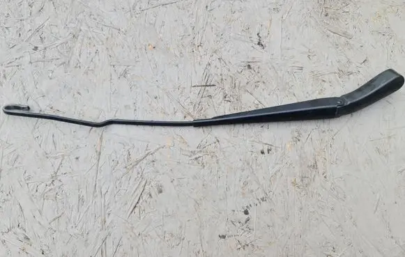 Volvo V70 Front wiper blade arm 8624269