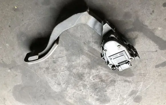 Volkswagen Phaeton Accelerator throttle pedal 3D1721503M