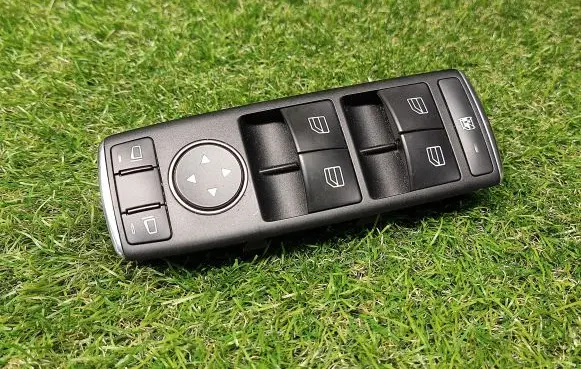 Mercedes-Benz C W204 Electric window control switch A2129056000 10020875