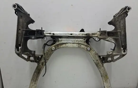 BMW 5 E60 E61 Front subframe 6759461 6759462