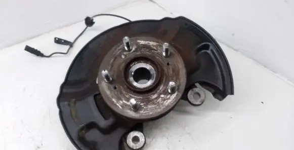 Honda CR-V Front wheel hub spindle knuckle