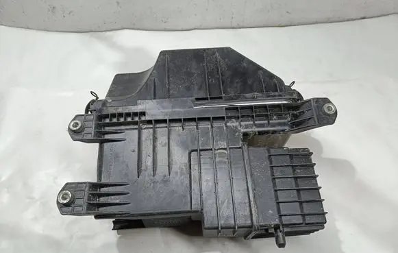 Lexus RX 330 - 350 - 400H Air filter box 1001407590