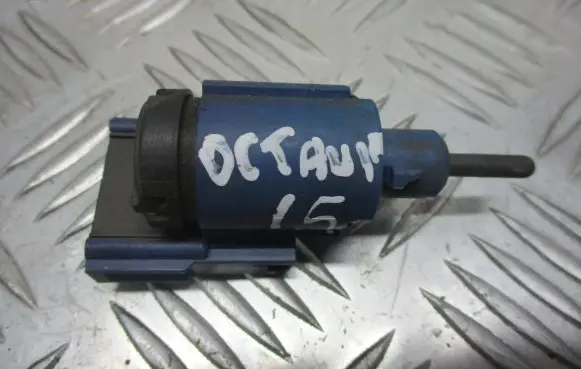 Skoda Octavia Mk1 (1U) Clutch pedal sensor 