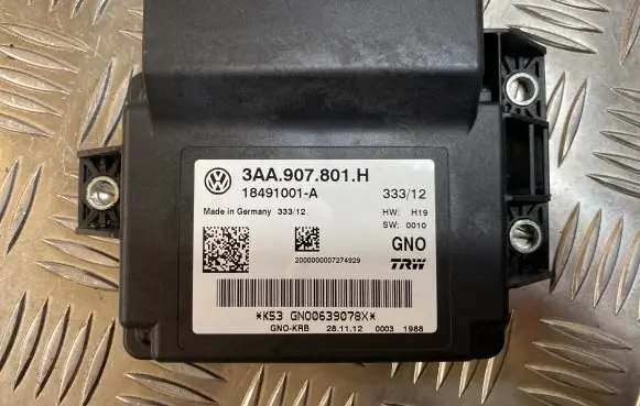 Volkswagen PASSAT B7 Hand brake control module 3AA907801H 18491001A GN00639078X