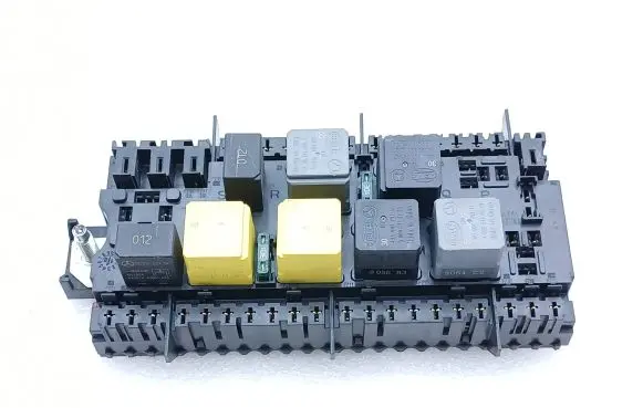 Mercedes-Benz GLE (W166 - C292) Fuse module A1669068201