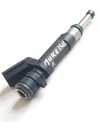 Nissan Juke I F15 Fuel injector 166001KT0A 113112618906