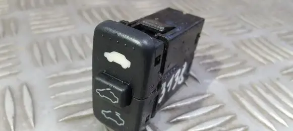 Honda CR-V Sunroof switch M19833