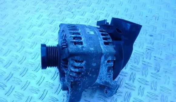 BMW 3 F30 F35 F31 Generator/alternator 7605060