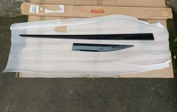Toyota Auris E180 Rear door trim (molding) PW15602003