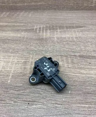 Audi A3 S3 8P Airbag deployment crash/impact sensor 8P0955557