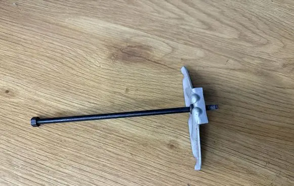 BMW 3 E90 E91 Battery bracket 