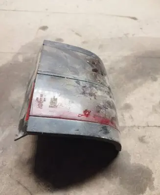 Volkswagen PASSAT B3 Tail light bulb cover holder 333945257