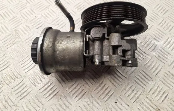 Toyota Avensis T250 Power steering pump 4431005120