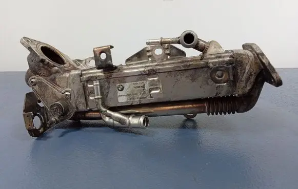 BMW X5 G05 EGR valve cooler 8588880