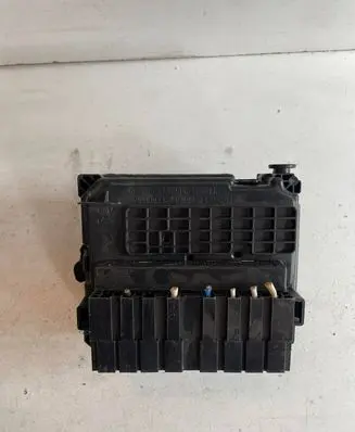 Citroen C3 Picasso Fuse module 9667199680