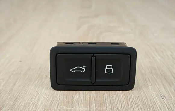 Tailgate opening switch
