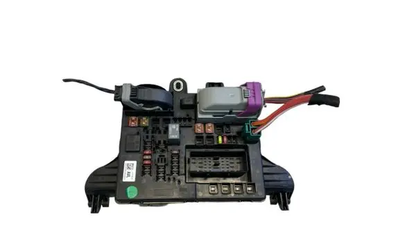 Opel Insignia A Fuse module 529050199 544949969 2273776902