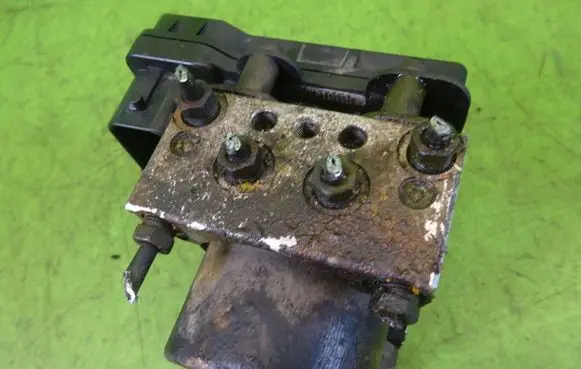 Mitsubishi Outlander ABS Pump MB44WDE36031