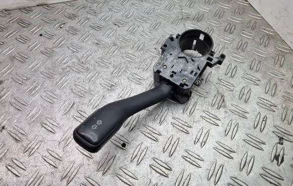 Volkswagen PASSAT B5.5 Indicator stalk 8L0953513G