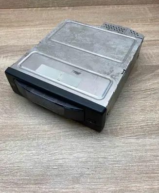 BMW 5 E60 E61 CD/DVD changer 6938975 WITHPLUG