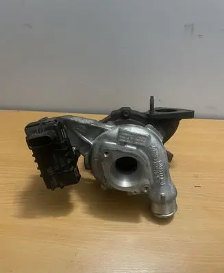 Land Rover Defender Turbo BH1Q6K682CB LR042752